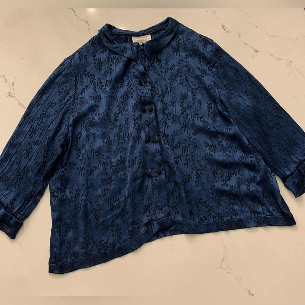 Freeport Studio Royal Blue XL Satin Embossed Button Up Blouse Vintage USA Made.